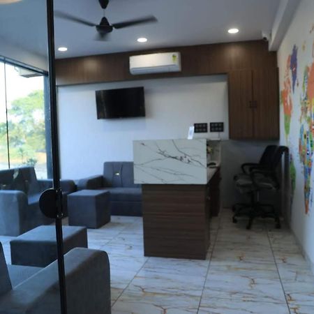 Hotel Fortune Surat Exterior photo